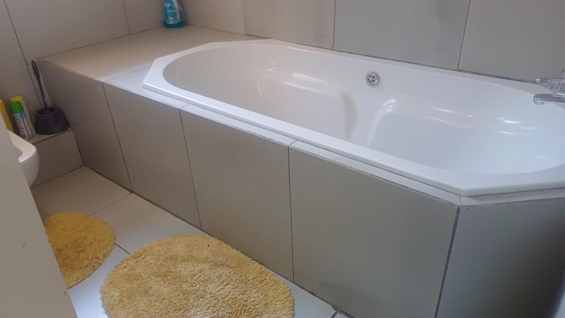  of property in Thatchfield Glen
