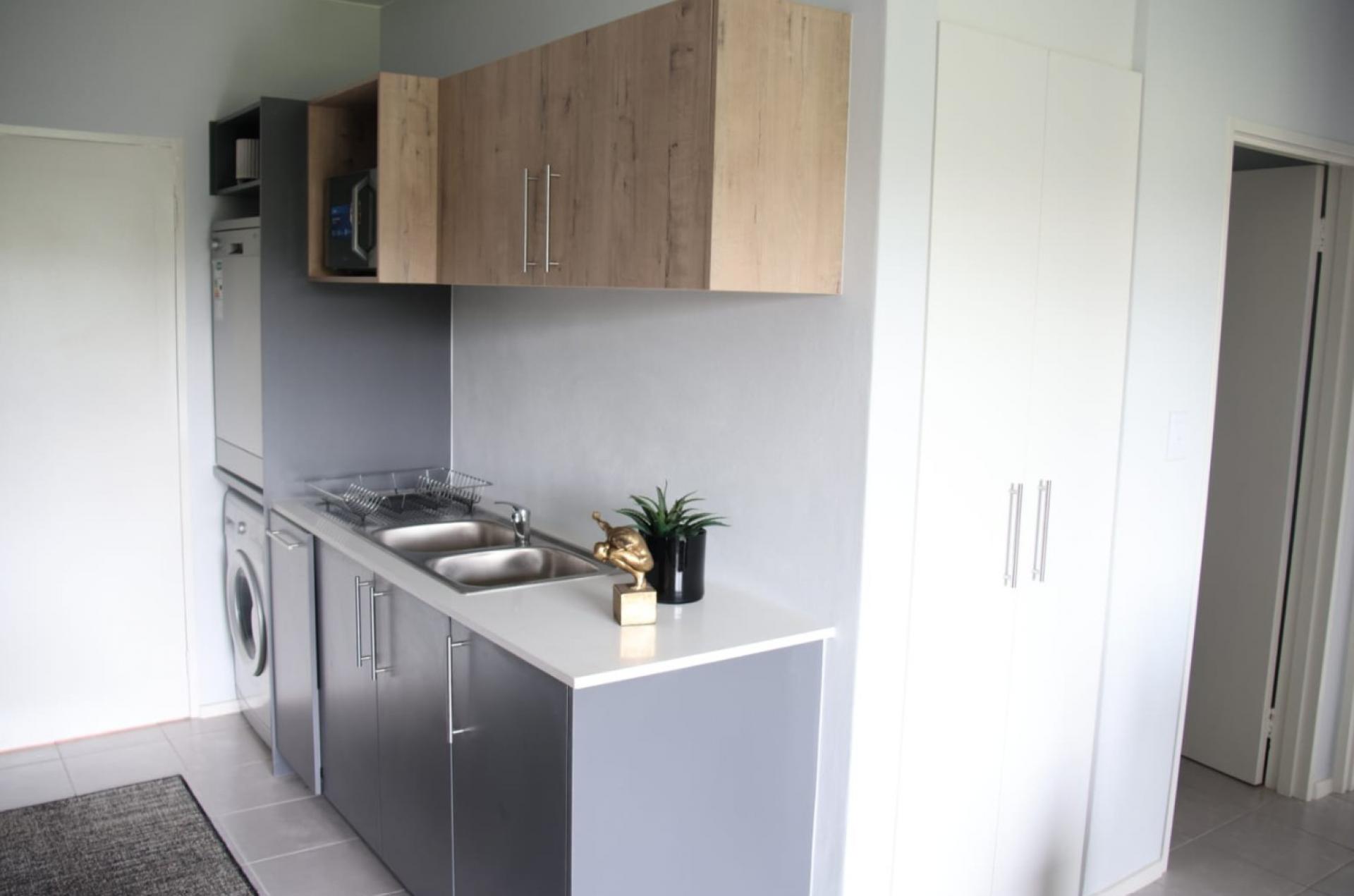  of property in Kosmosdal