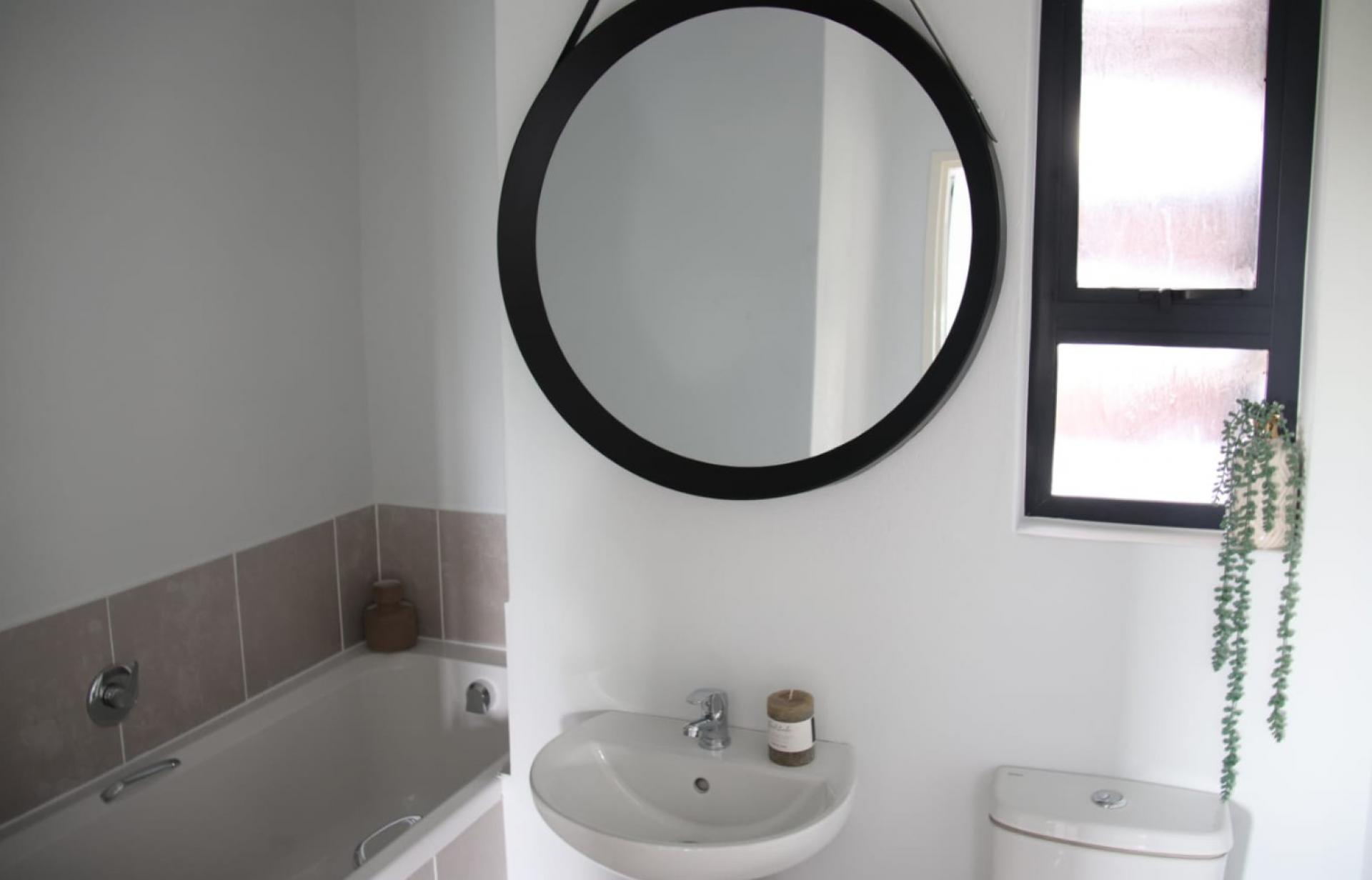  of property in Kosmosdal