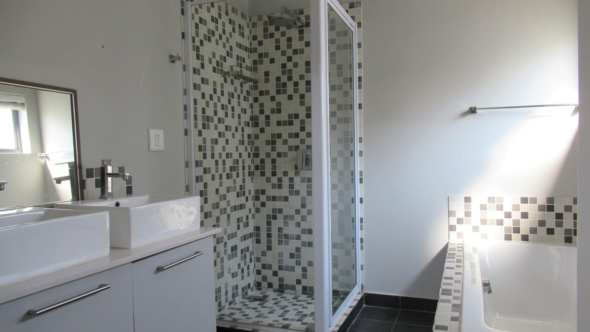 Main Bathroom - 7 square meters of property in Fourways