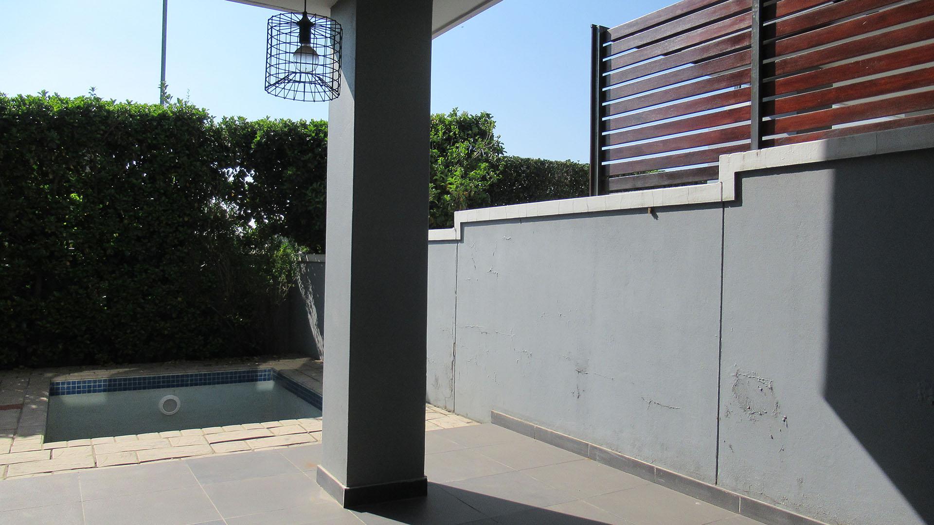 Patio - 11 square meters of property in Fourways