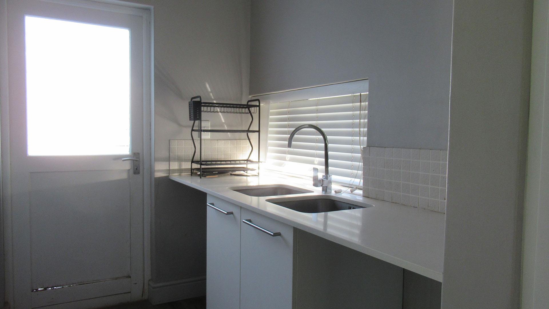Kitchen - 18 square meters of property in Fourways