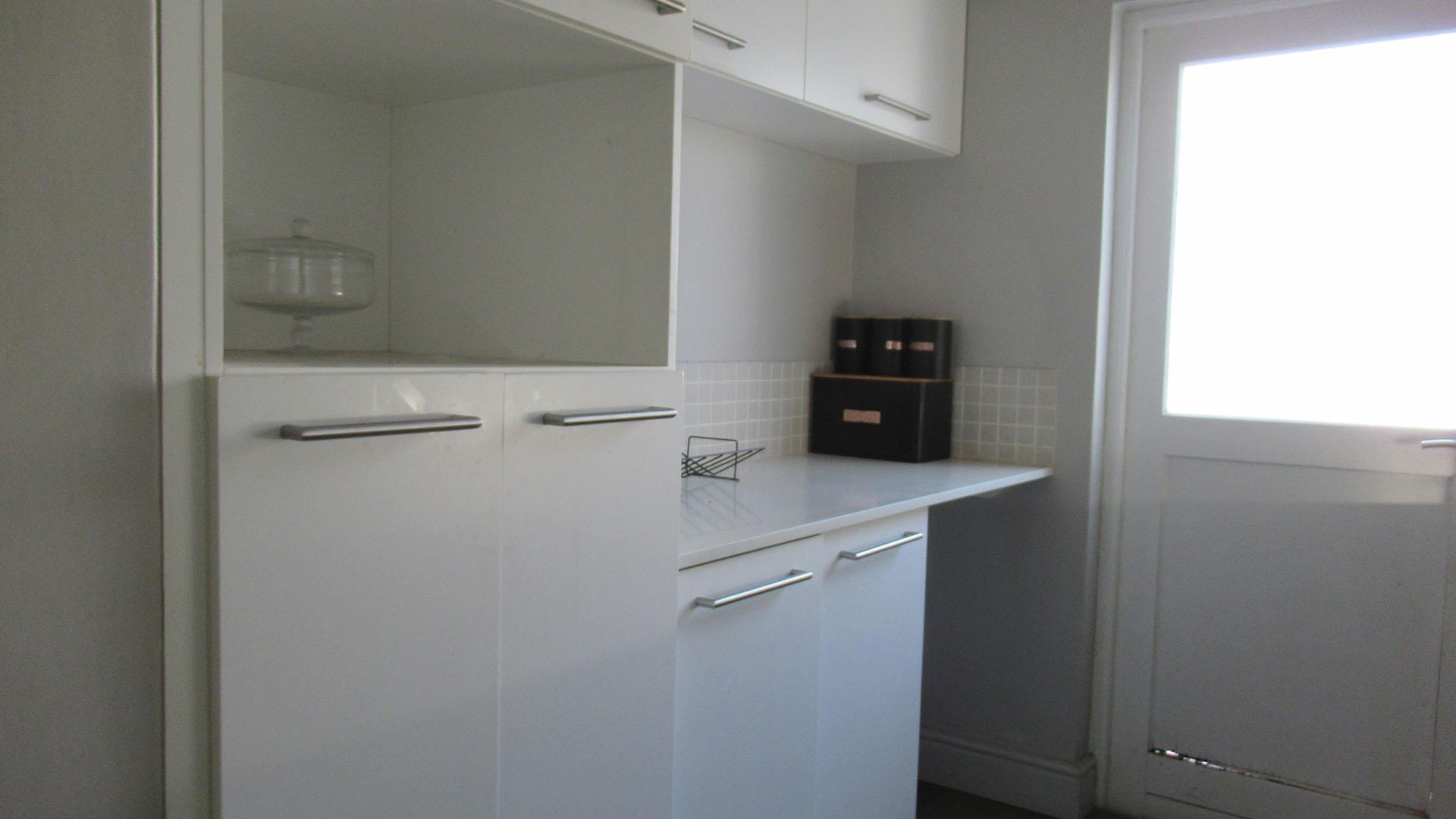 Kitchen - 18 square meters of property in Fourways
