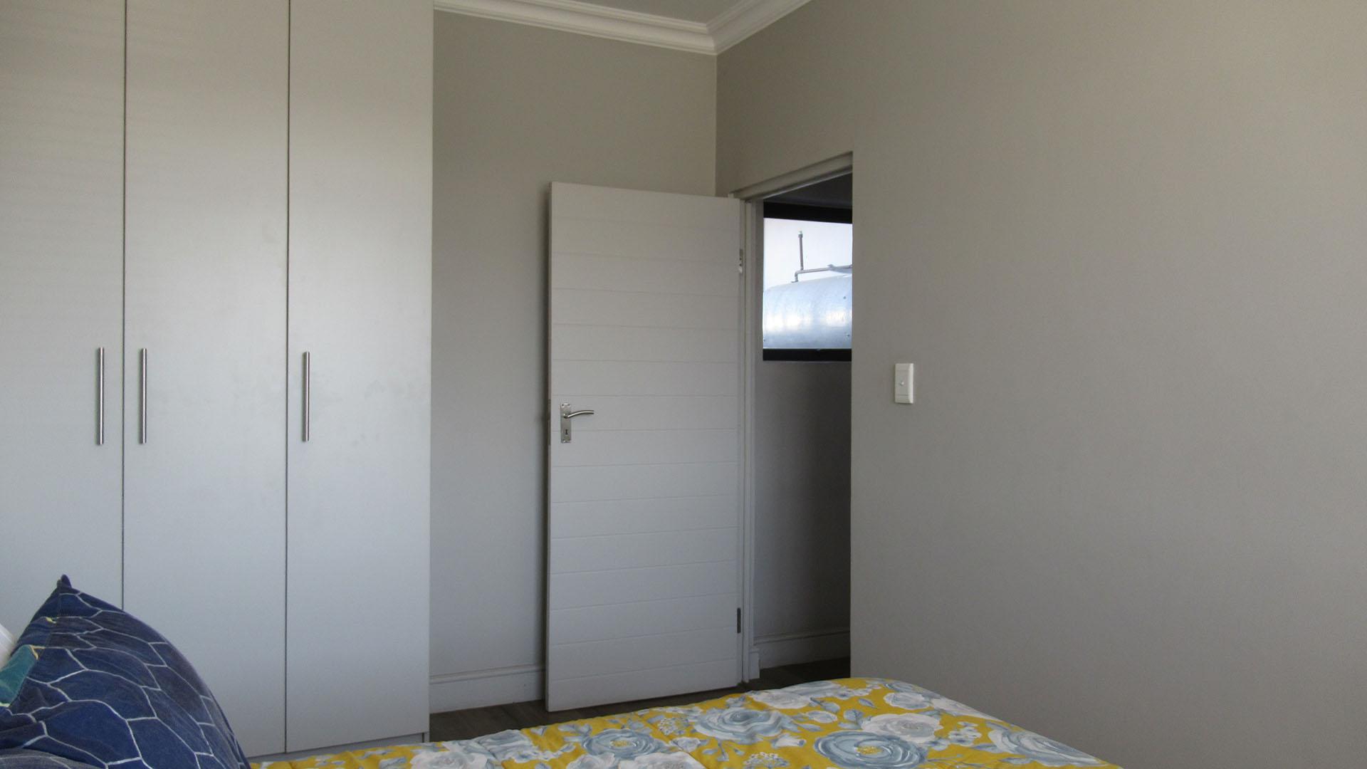 Bed Room 2 - 15 square meters of property in Fourways