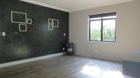 Lounges - 19 square meters of property in Fourways