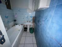  of property in Sunnyside