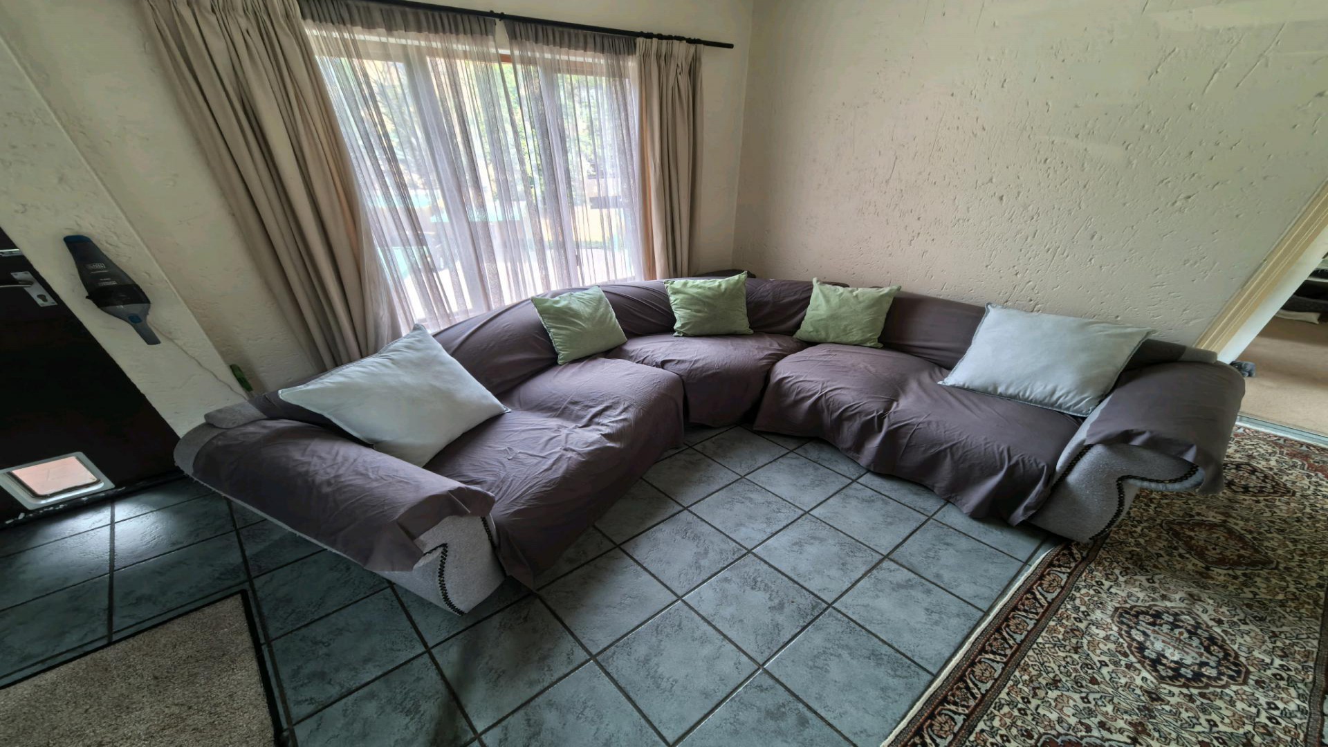 Lounges of property in Douglasdale