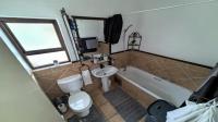 Bathroom 2 of property in Douglasdale