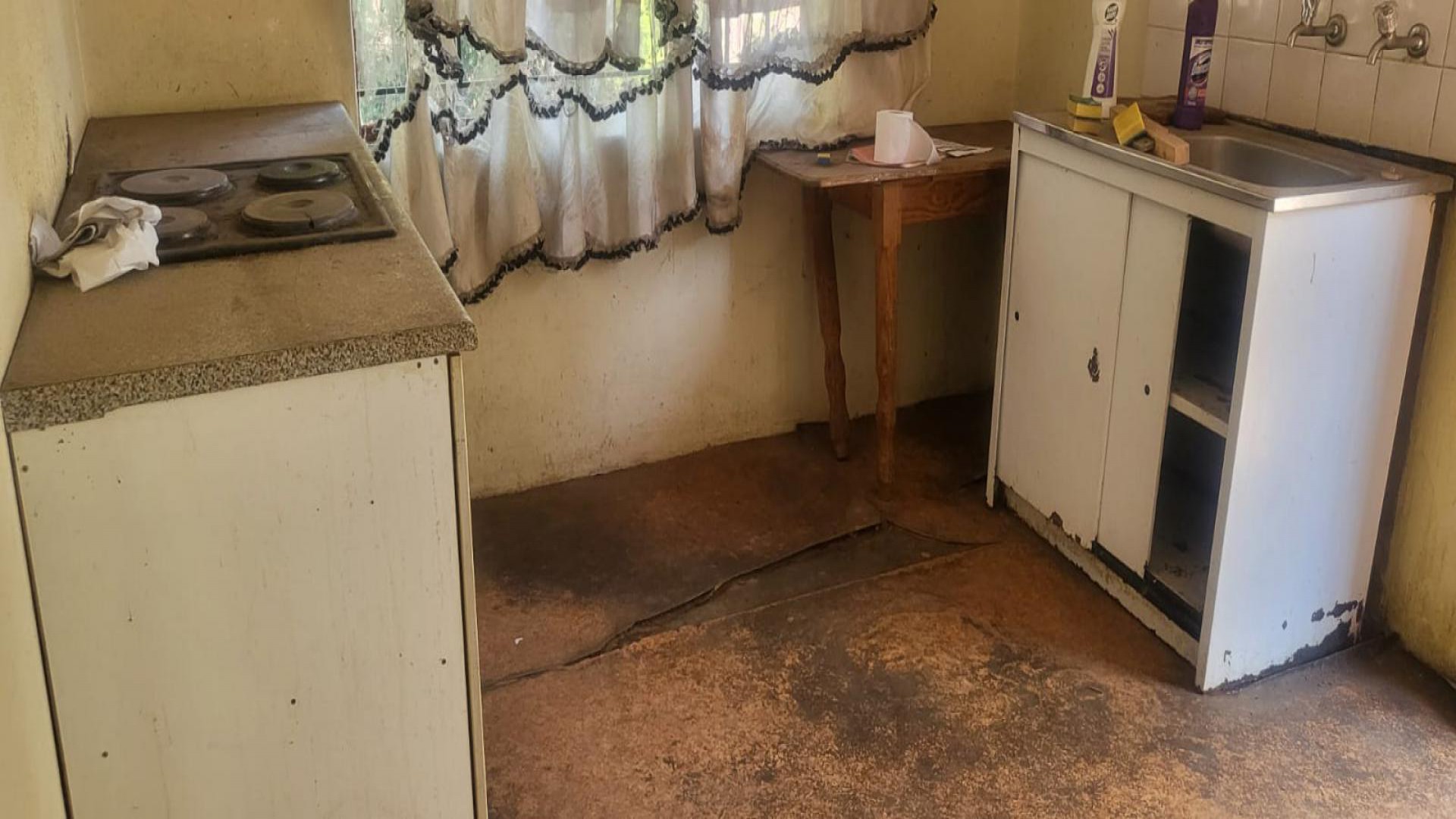 Kitchen of property in Philip Nel Park