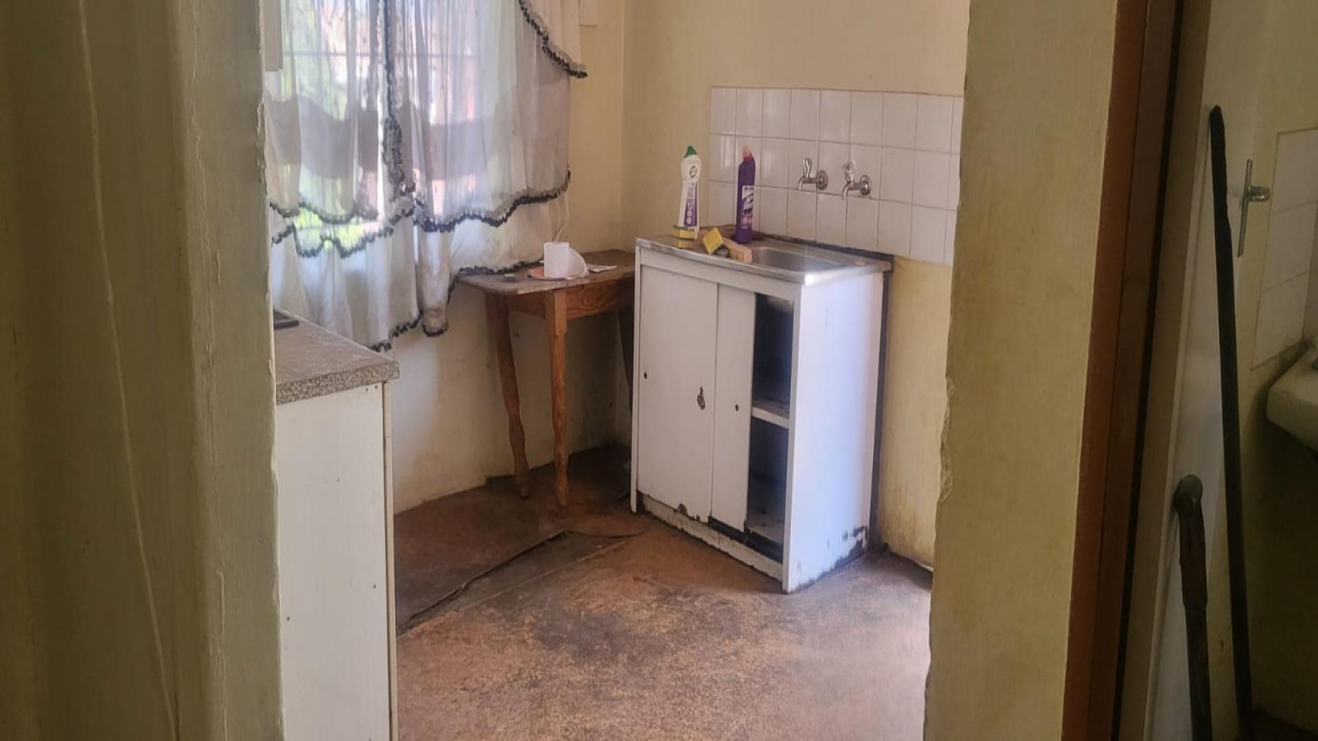 Kitchen of property in Philip Nel Park