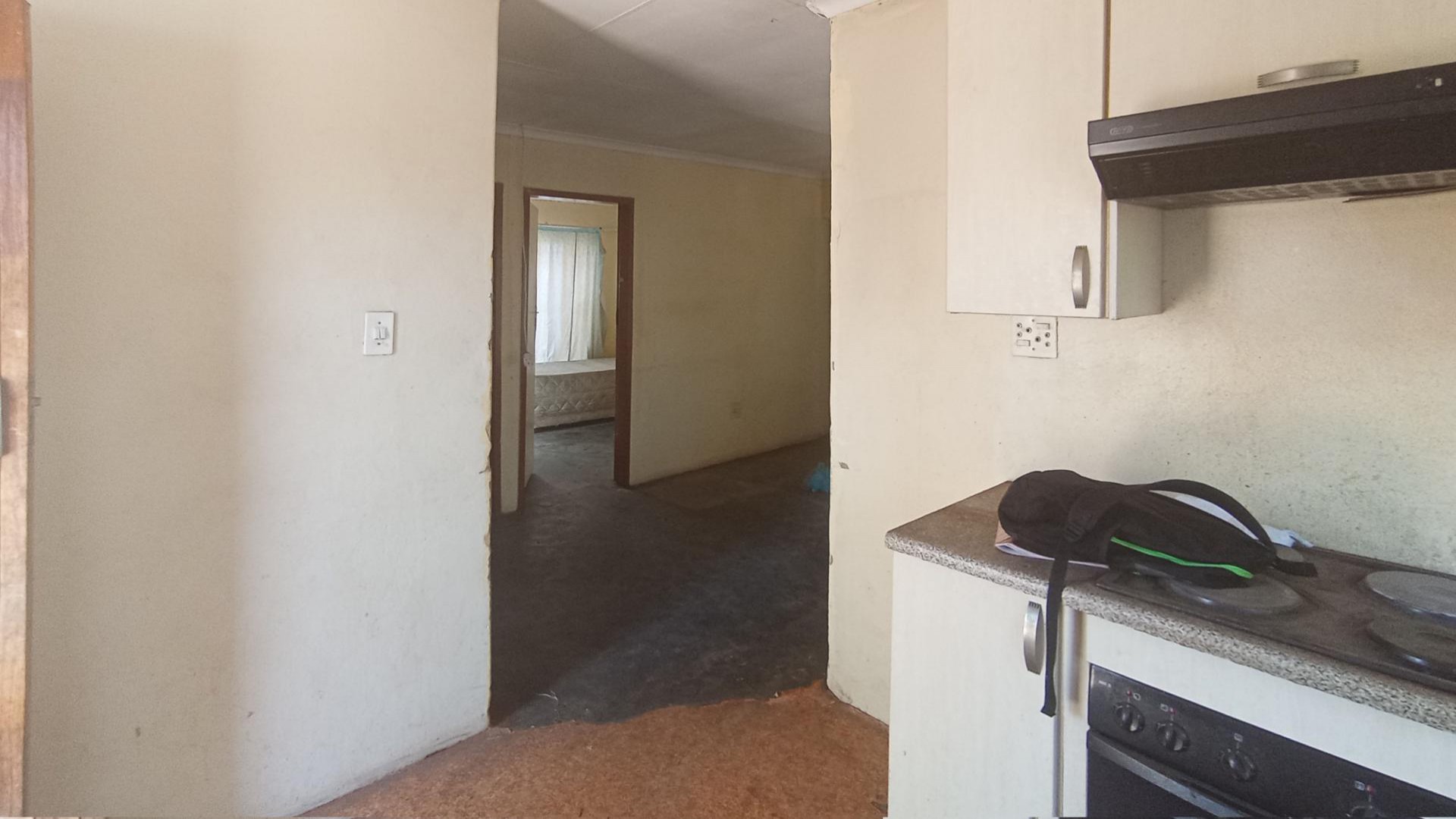 Kitchen - 11 square meters of property in Philip Nel Park