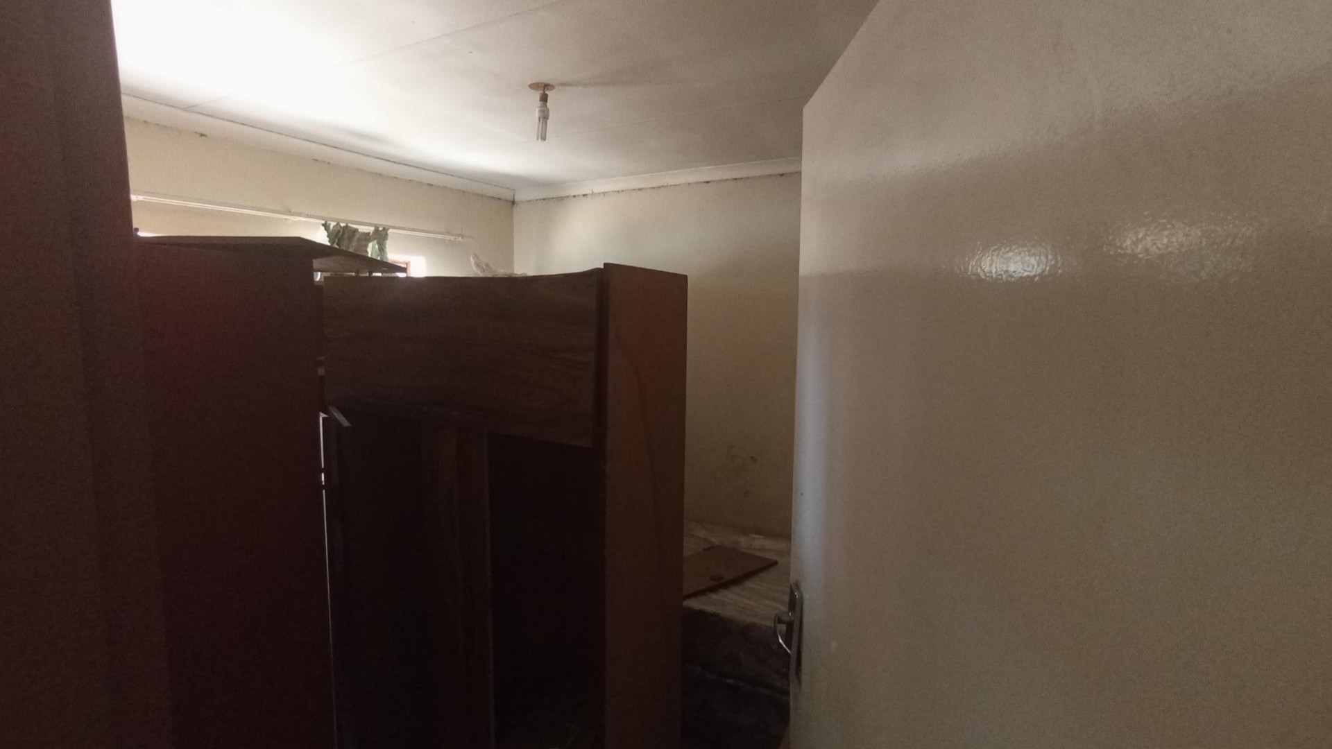 Bed Room 1 - 9 square meters of property in Philip Nel Park