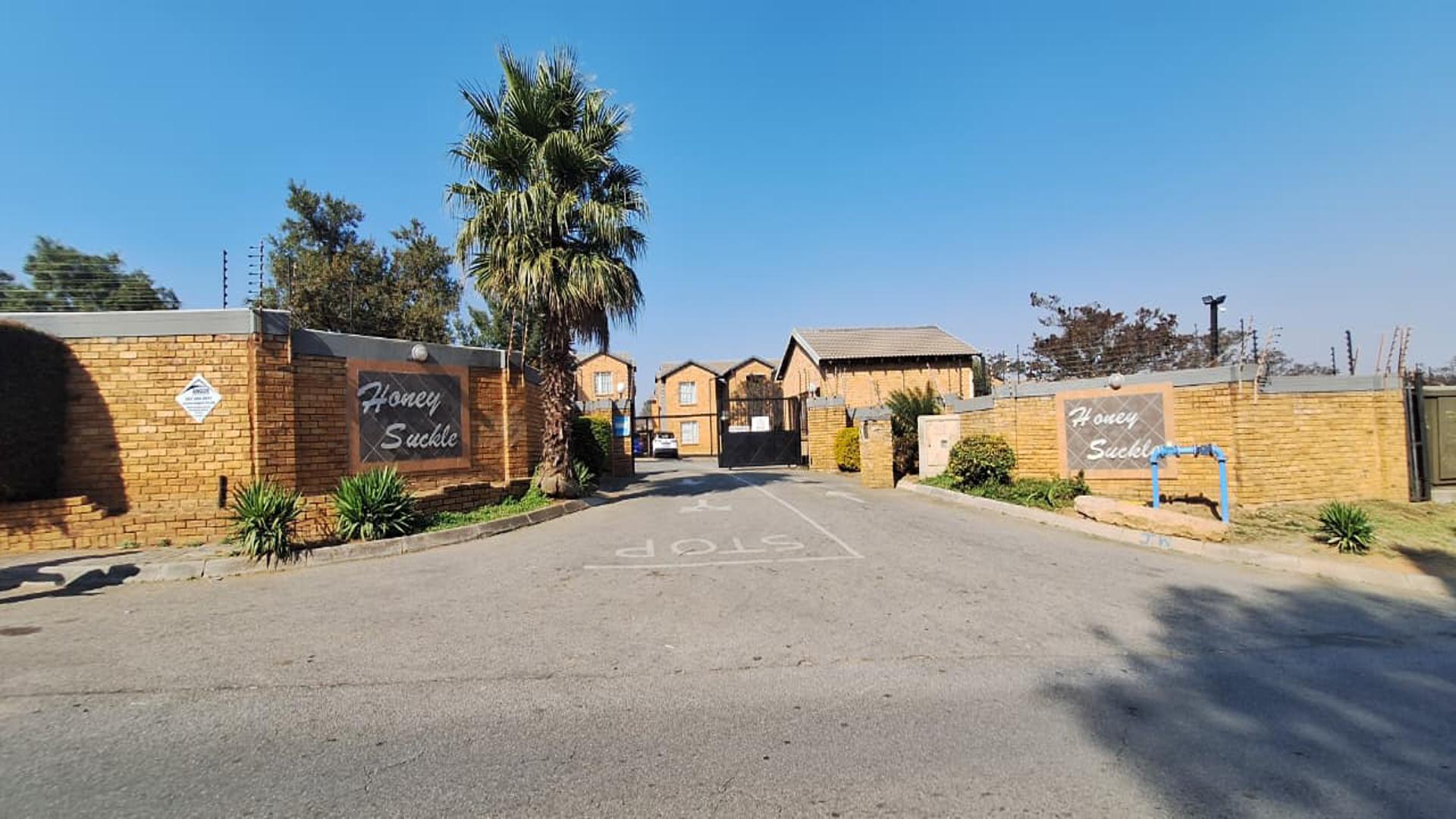 Front View of property in Honey Park