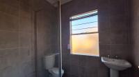 Main Bathroom - 6 square meters of property in Honey Park
