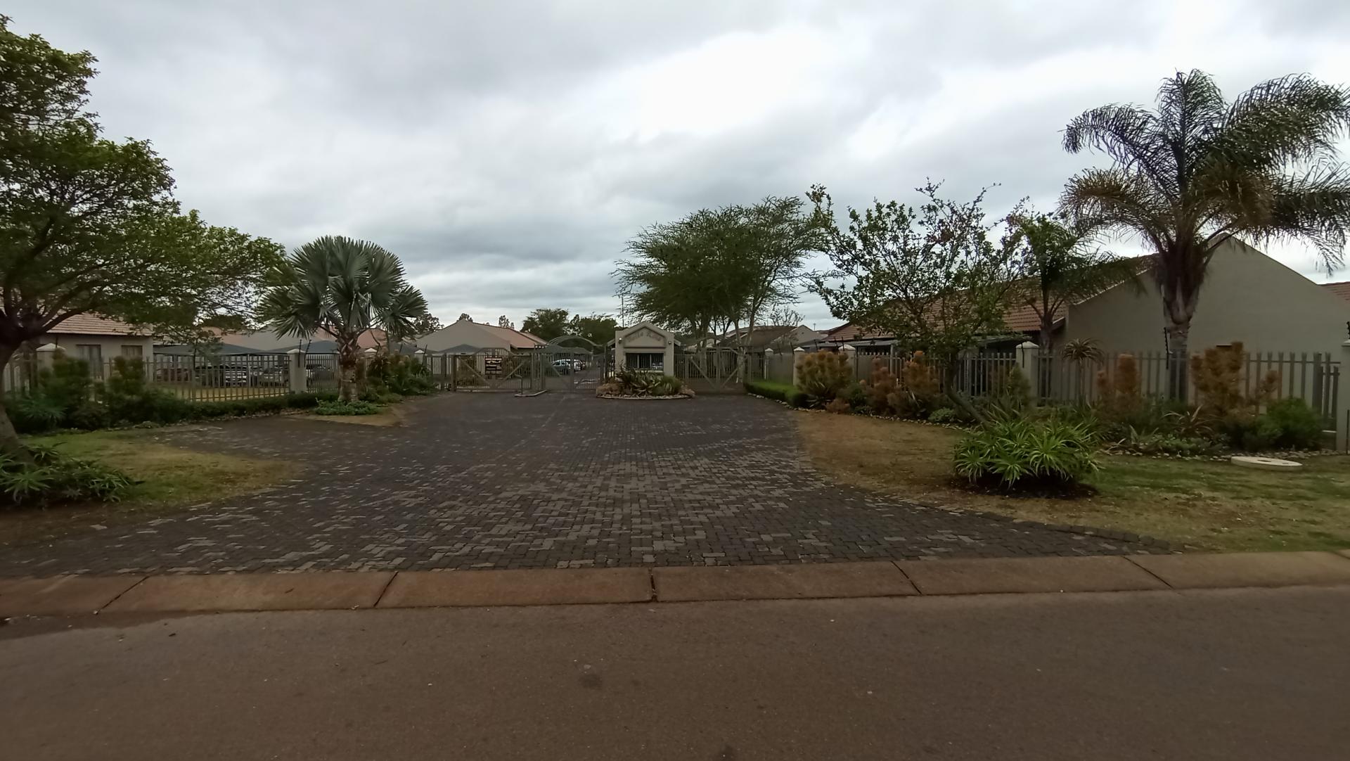 Front View of property in Eldorette