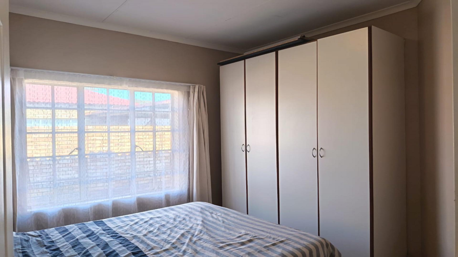 Bed Room 1 of property in Robinpark