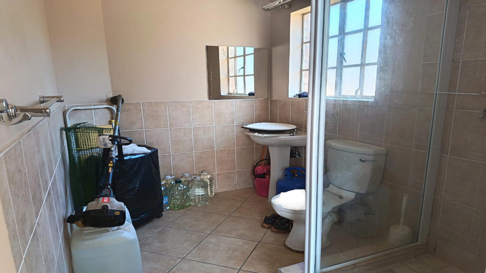 Bathroom 2 of property in Robinpark