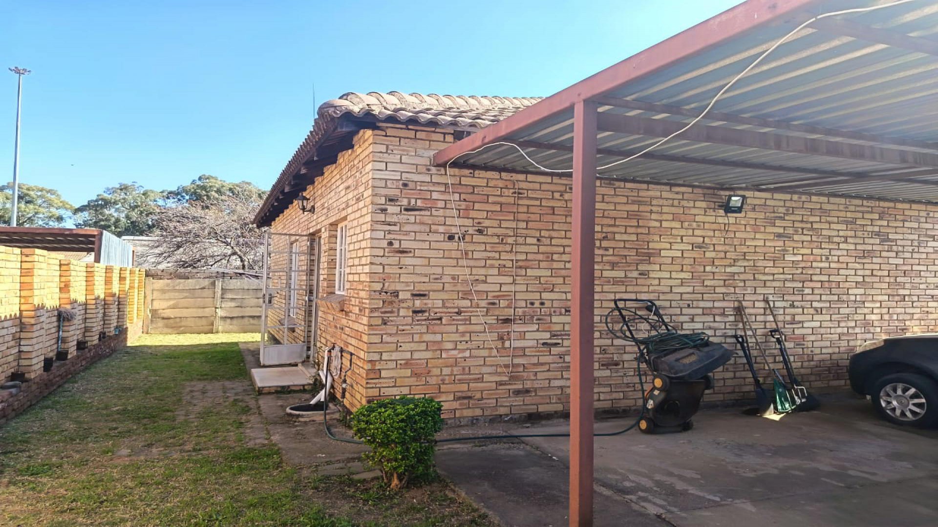 Carport  of property in Robinpark