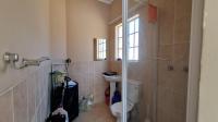 Main Bathroom - 5 square meters of property in Robinpark