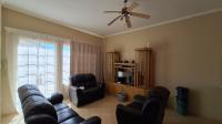 Lounges - 27 square meters of property in Robinpark