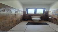 Bathroom 1 of property in Bryanston