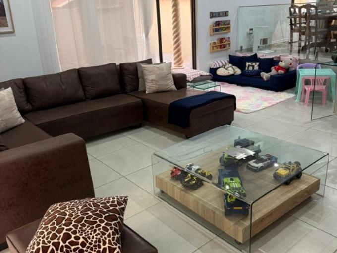 3 Bedroom Simplex for Sale For Sale in Safarituine - MR716694