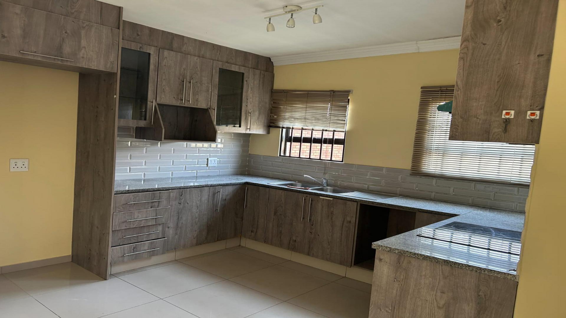 Kitchen of property in Strubenvale