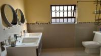 Bathroom 1 of property in Strubenvale