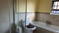 Bathroom 2 of property in Strubenvale