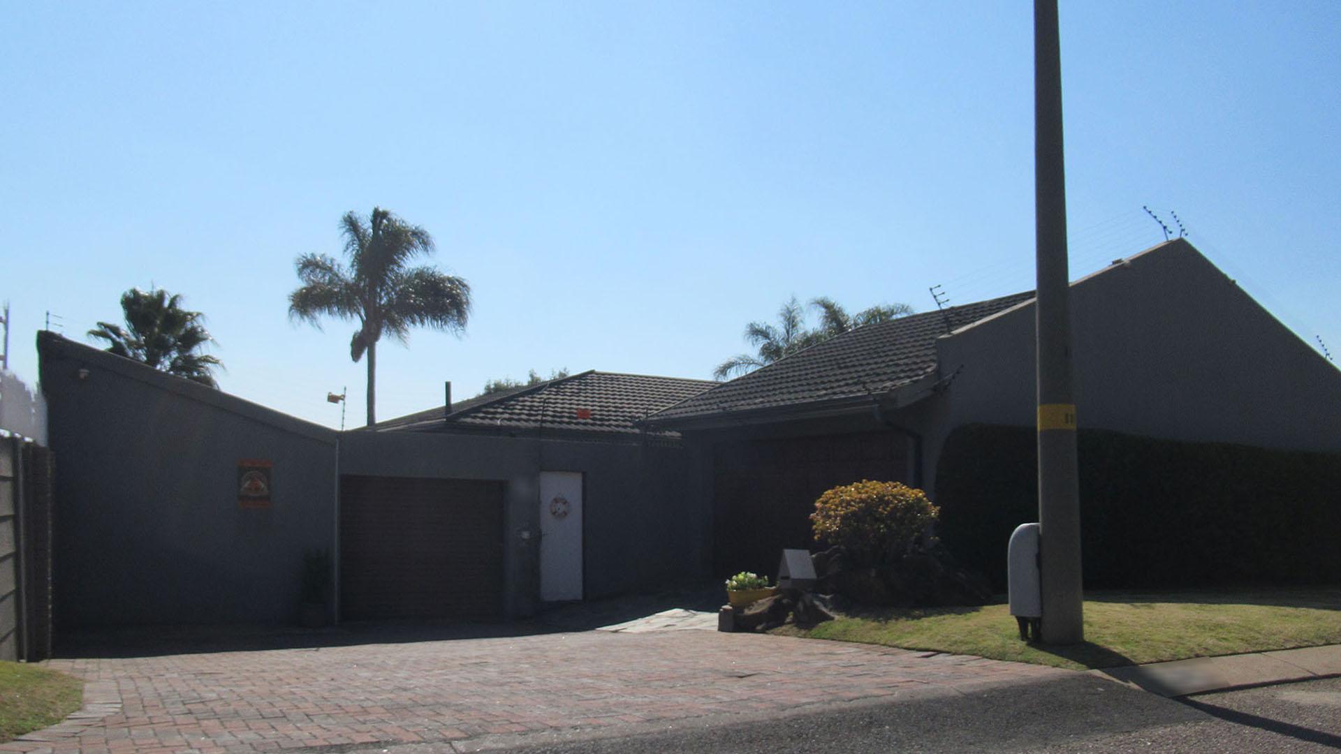 Front View of property in Springs