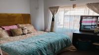 Bed Room 1 of property in Springs
