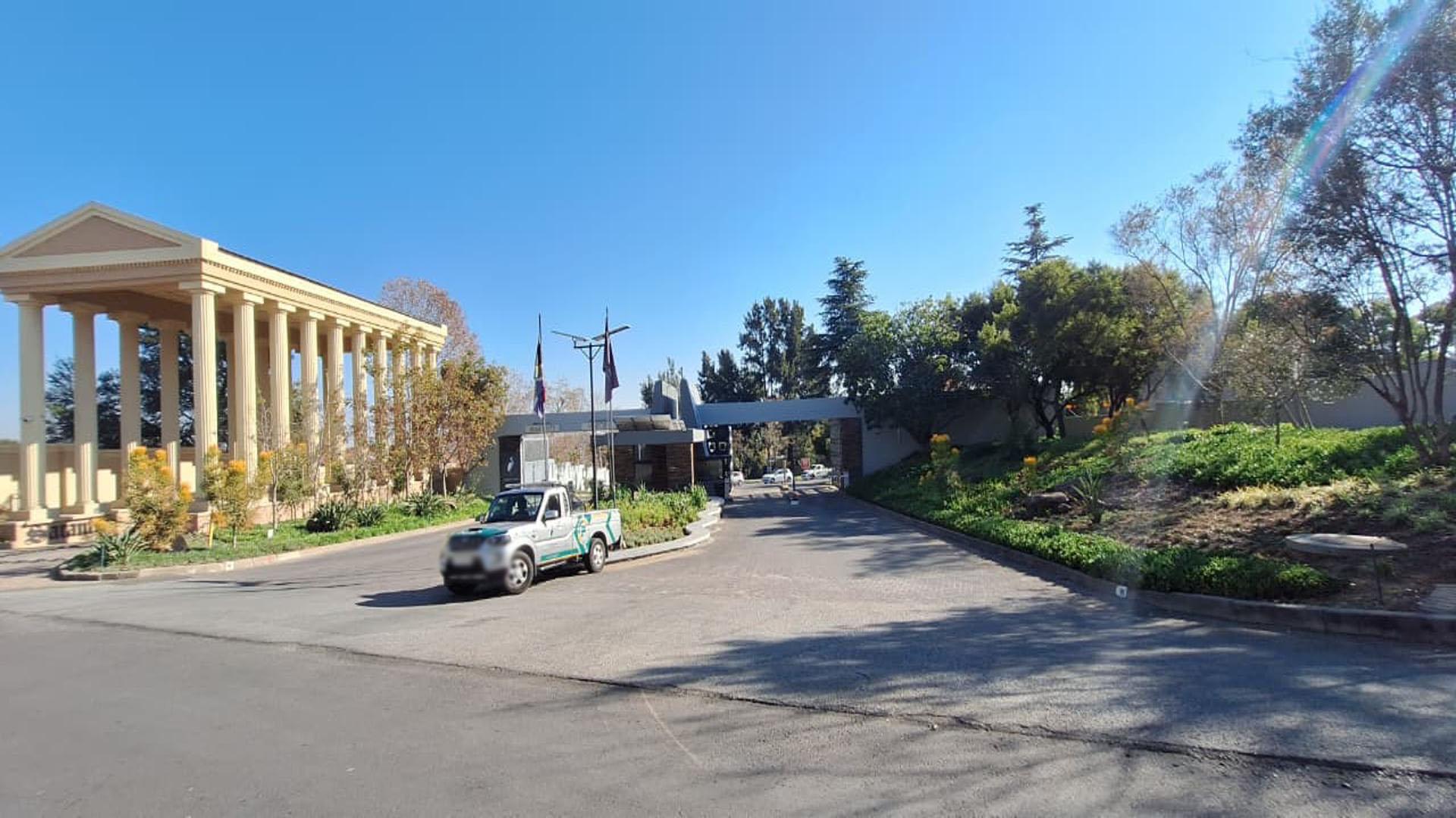 Front View of property in Maroeladal