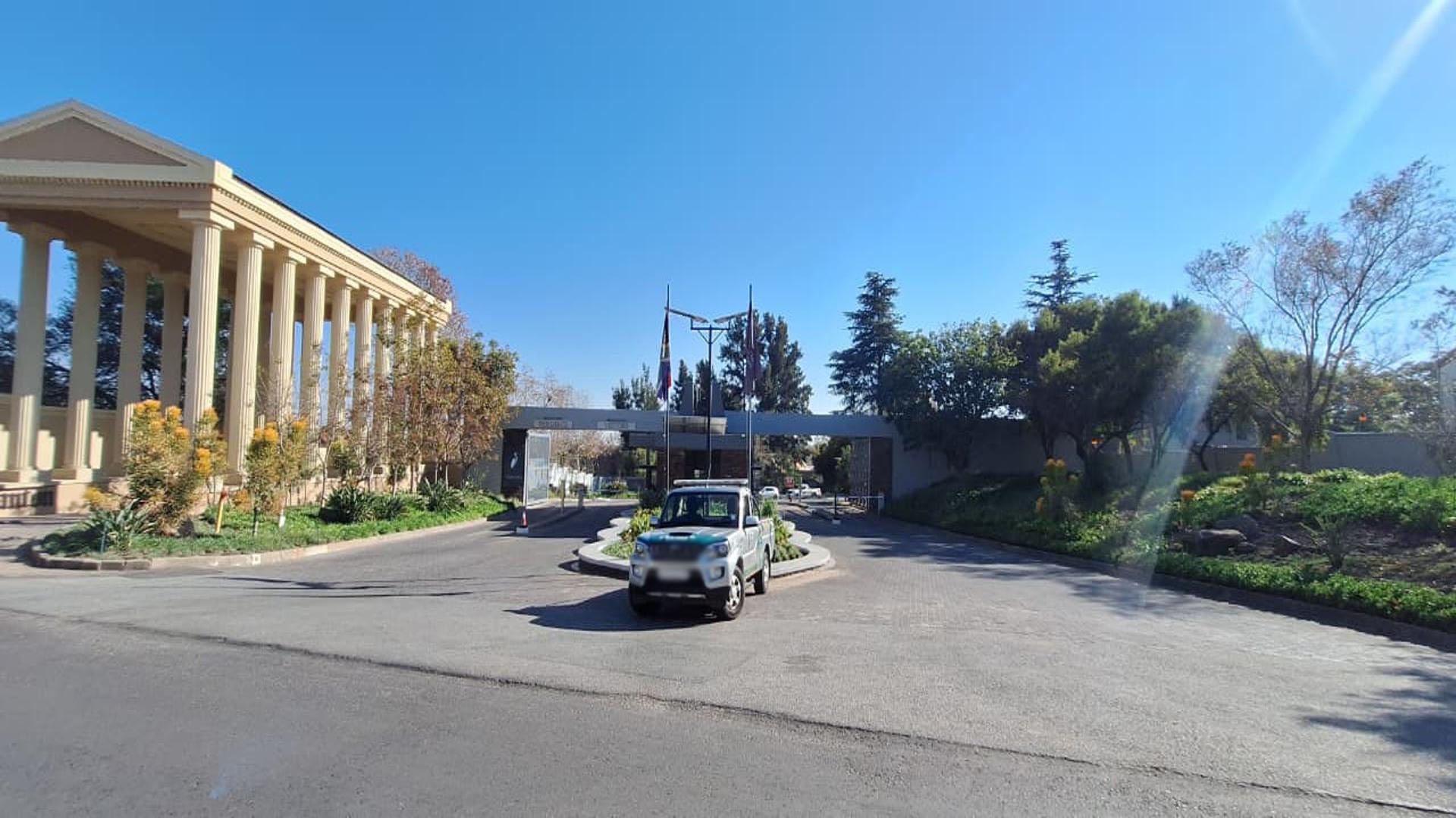 Front View of property in Maroeladal