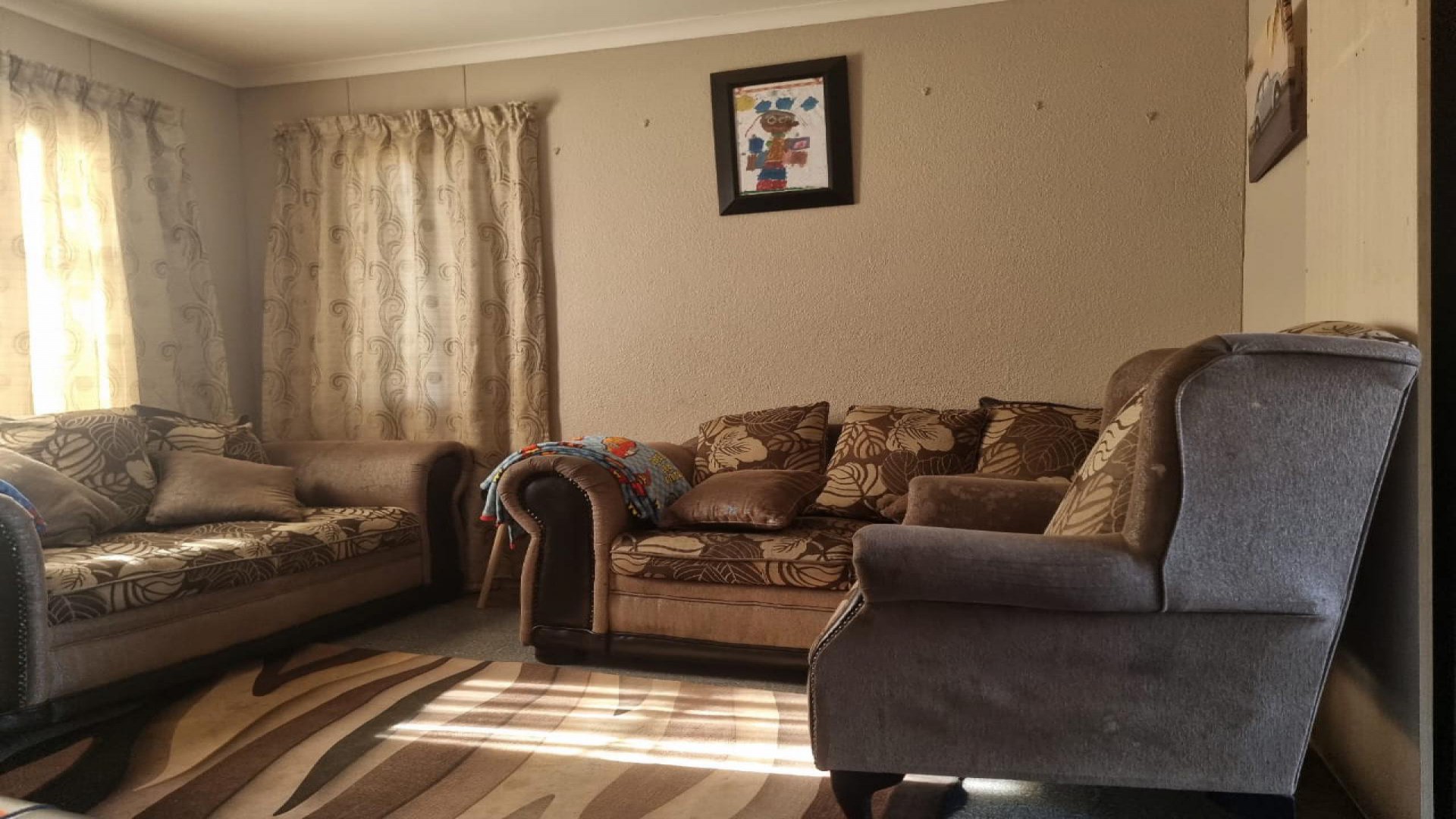 Lounges - 12 square meters of property in Evaton West