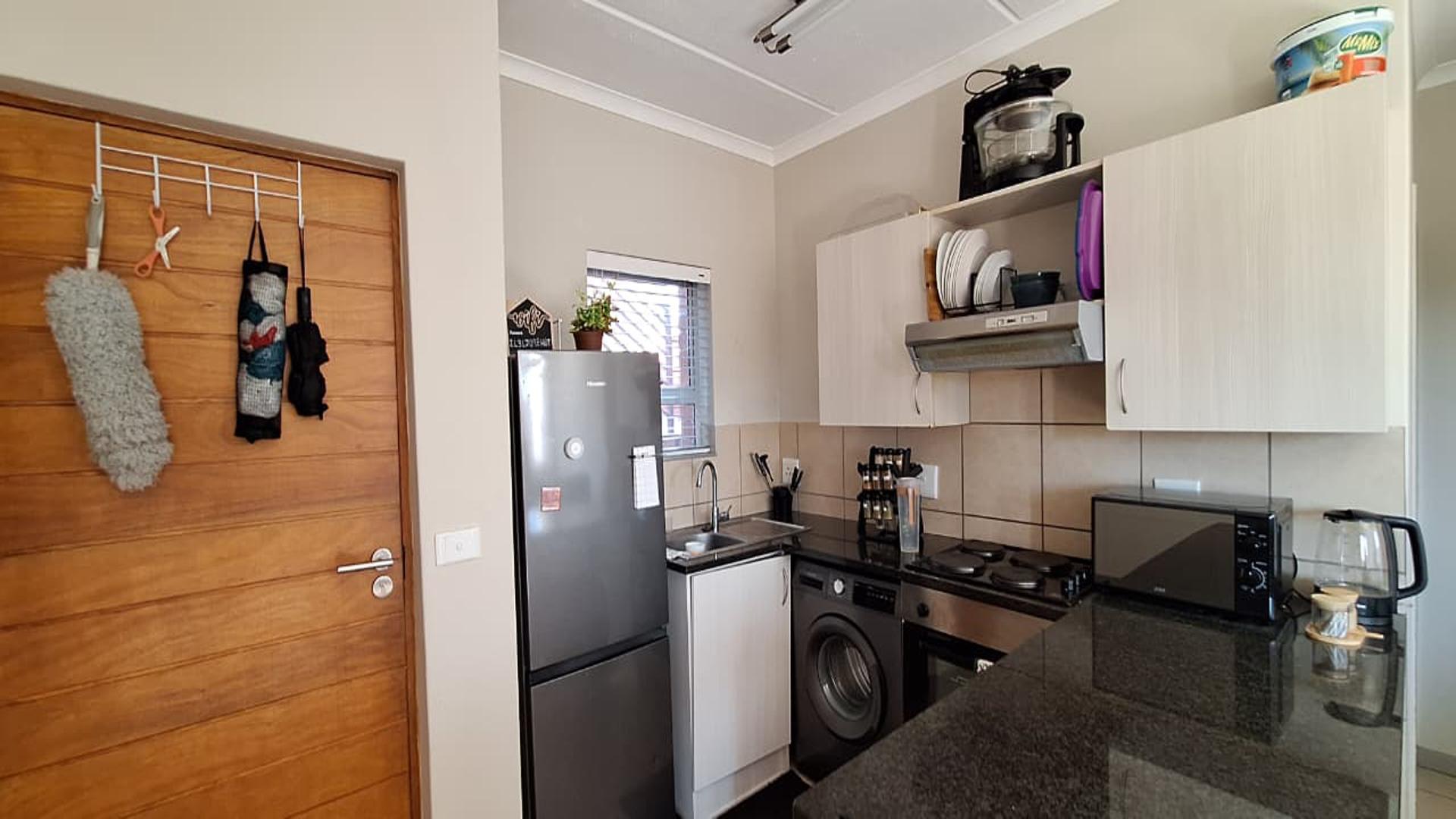 Kitchen - 6 square meters of property in Esther Park