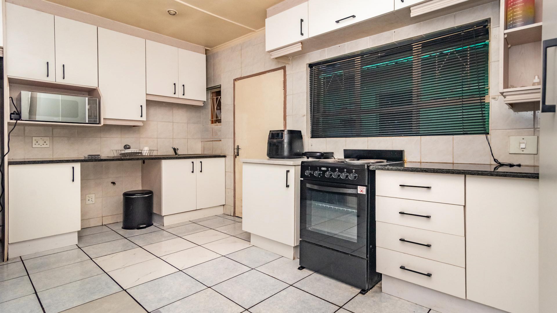 Kitchen of property in Florida Lake