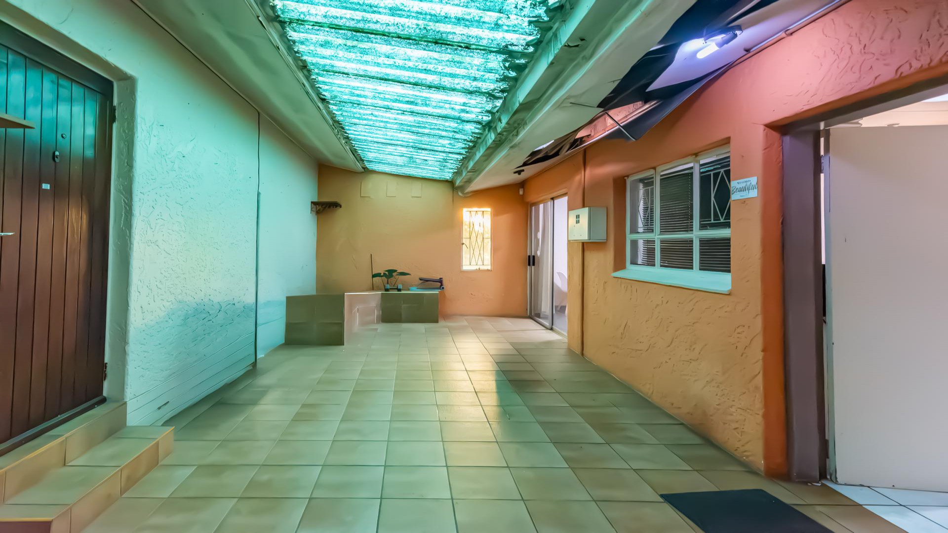 Spaces of property in Florida Lake