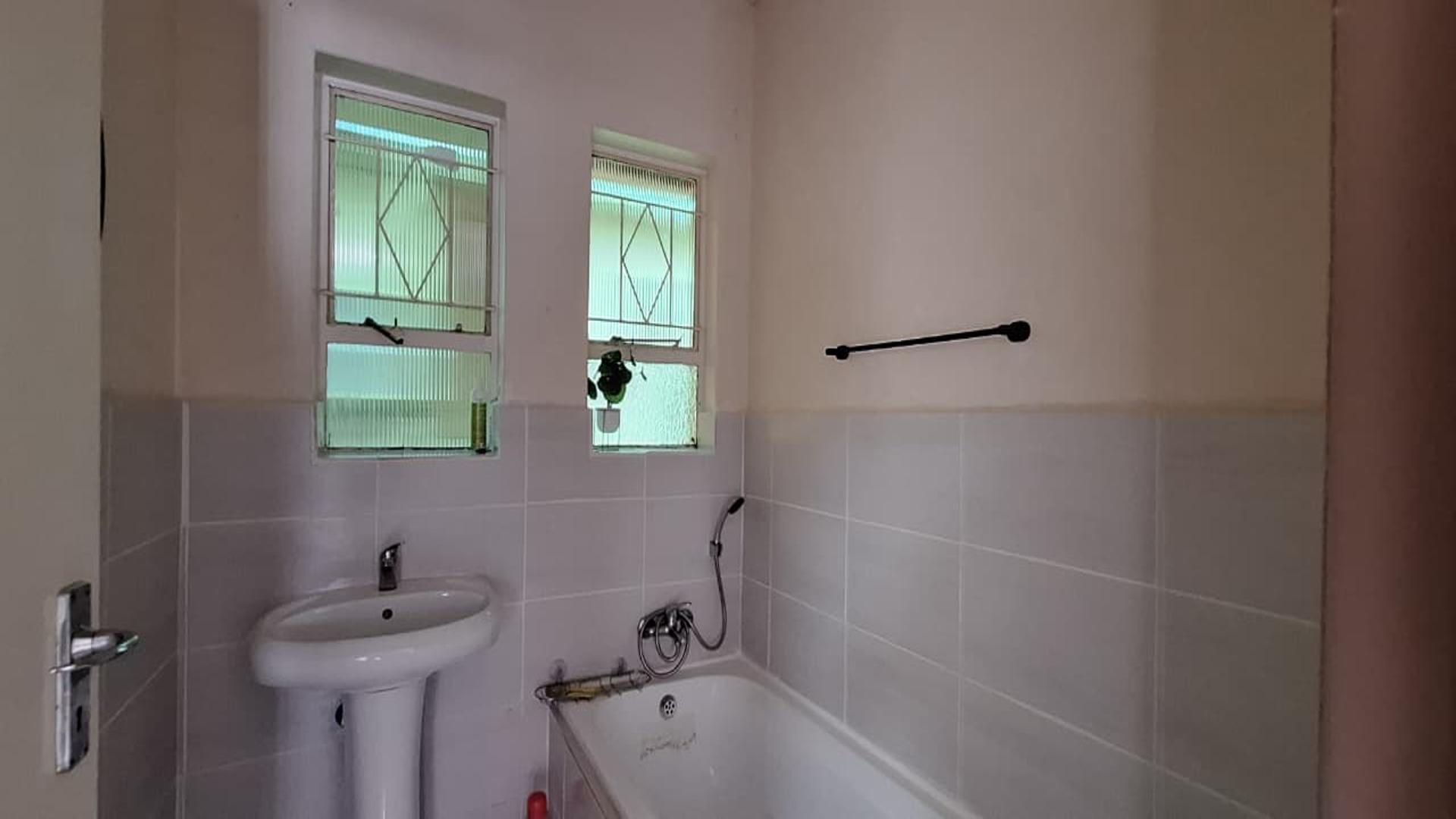 Guest Toilet of property in Florida Lake