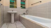 Bathroom 1 of property in Florida Lake