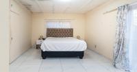 Bed Room 3 of property in Florida Lake
