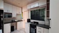Kitchen - 15 square meters of property in Florida Lake