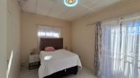 Main Bedroom - 20 square meters of property in Florida Lake