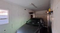 Garage - 21 square meters of property in Florida Lake