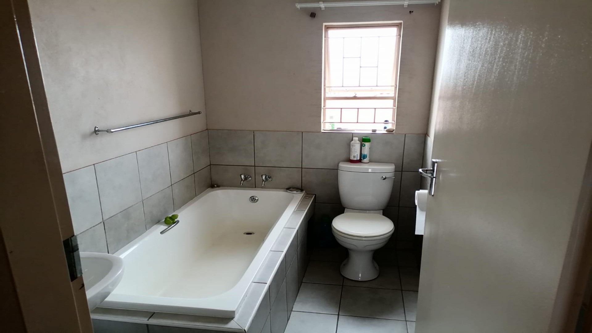 Bathroom 2 of property in Mamelodi