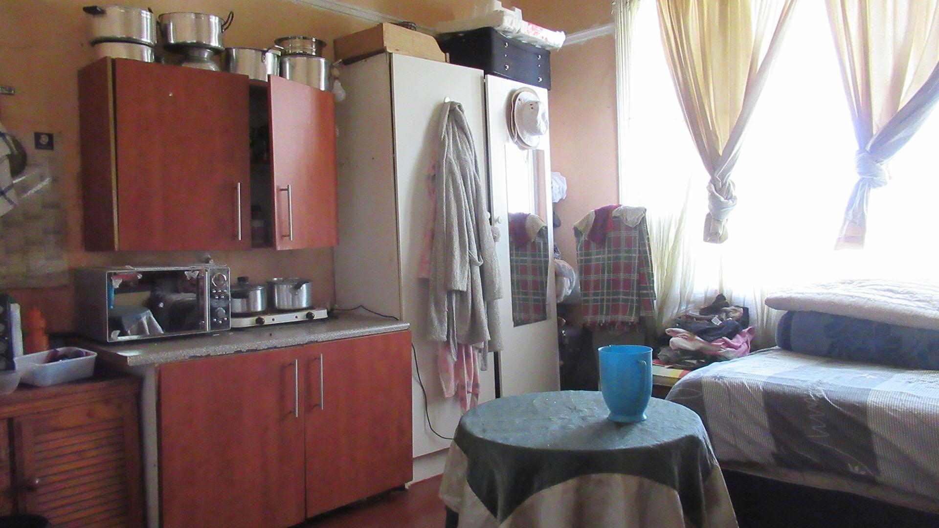 Bed Room 1 - 18 square meters of property in Malvern