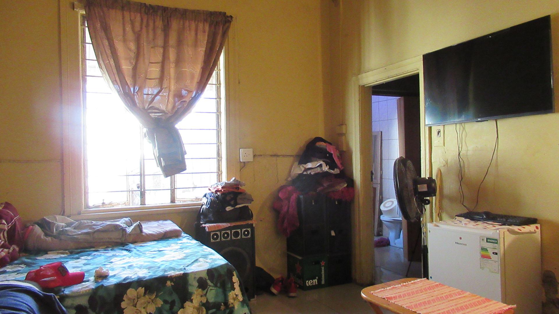 Main Bedroom - 19 square meters of property in Malvern