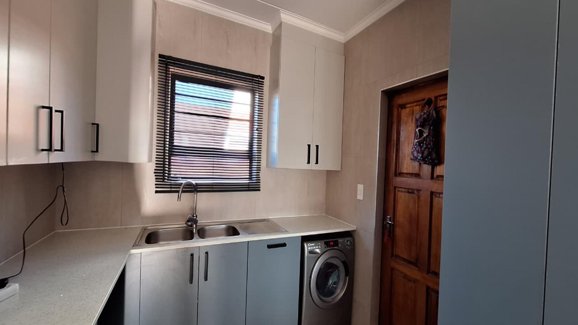 Kitchen - 11 square meters of property in Caro Nome AH