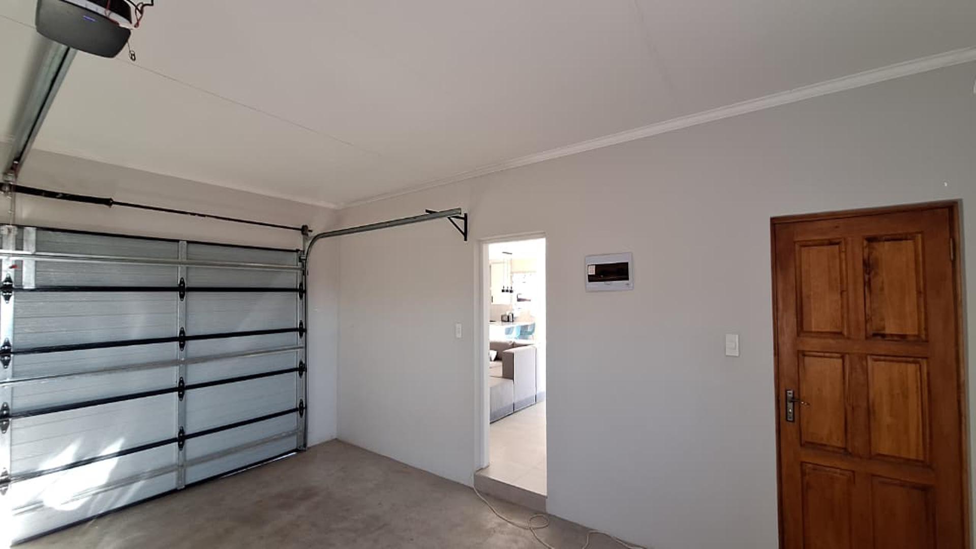 Garage - 38 square meters of property in Caro Nome AH