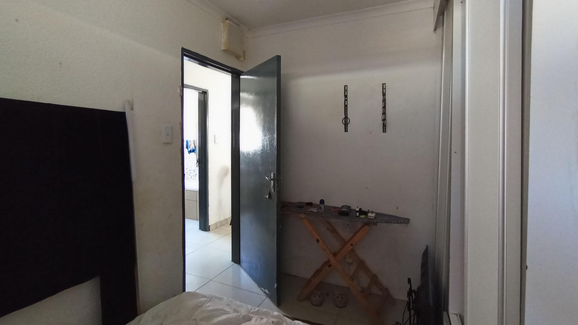 Bed Room 2 - 9 square meters of property in Soshanguve East