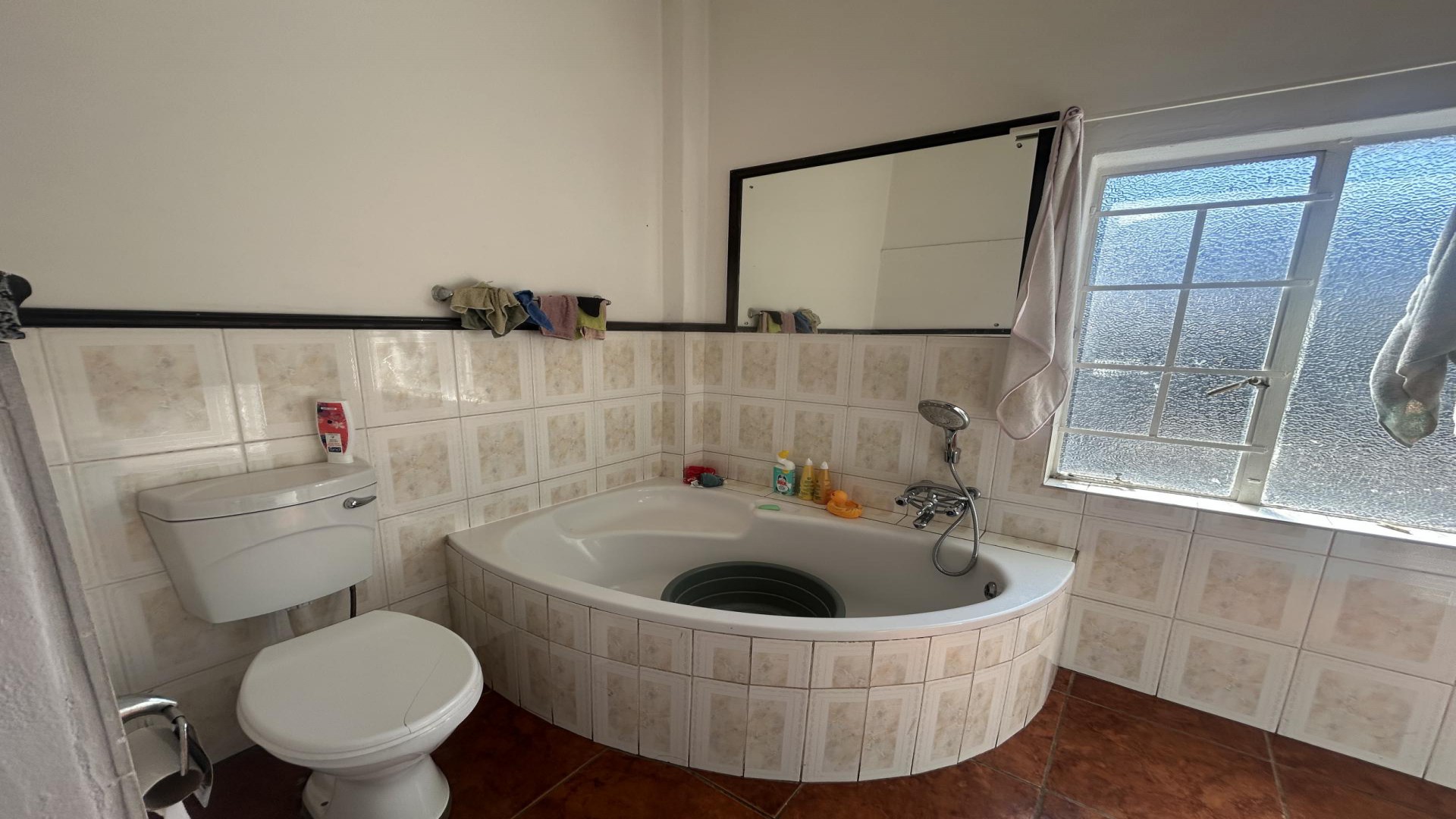 Bathroom 2 of property in Roodepoort